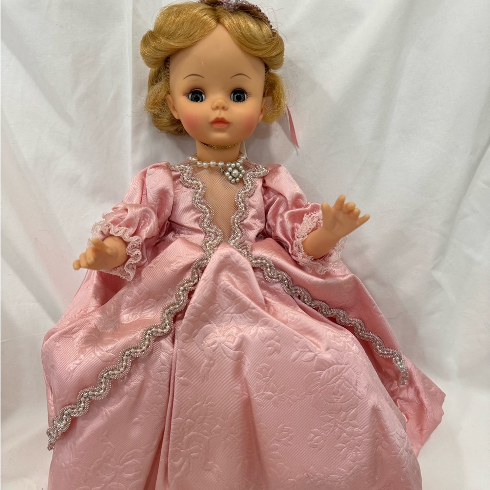 Madame Alexander “princess “ 1527” 13 inch doll . Original box included.